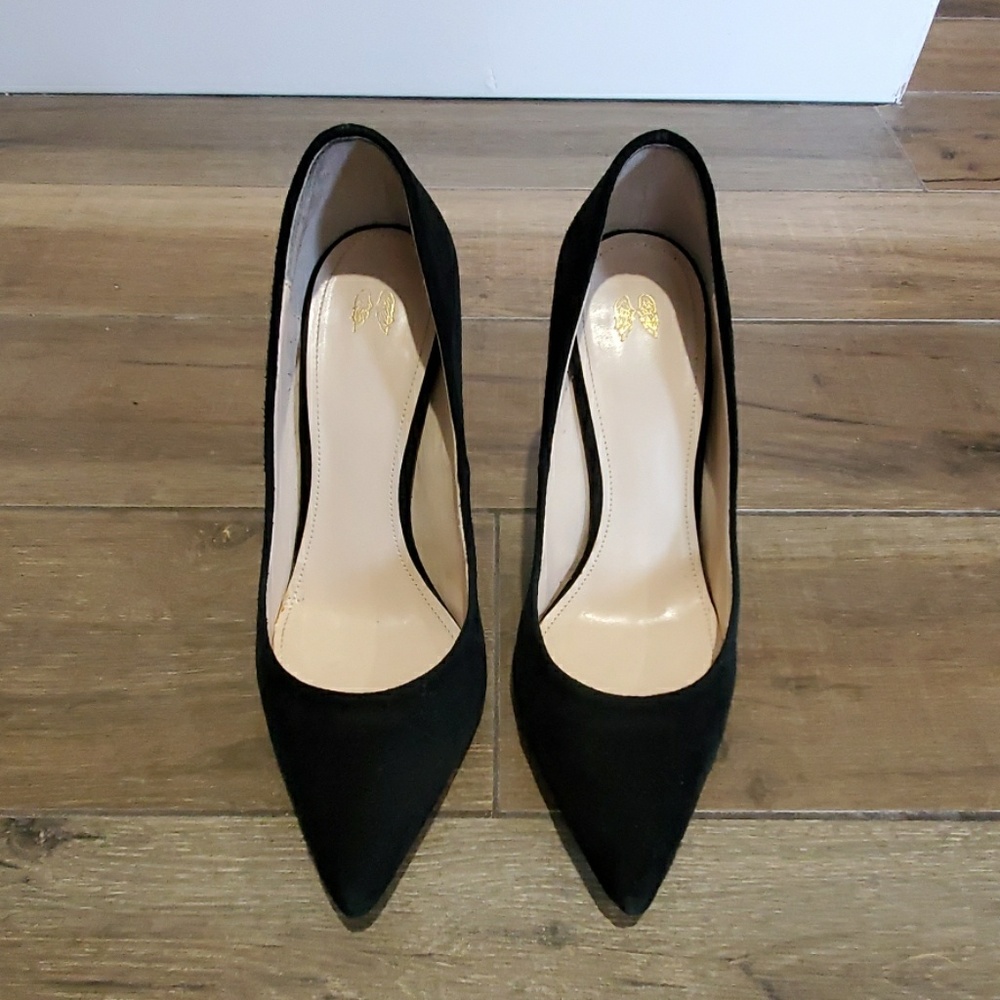 VICTORIA'S SECRET Suede Pumps